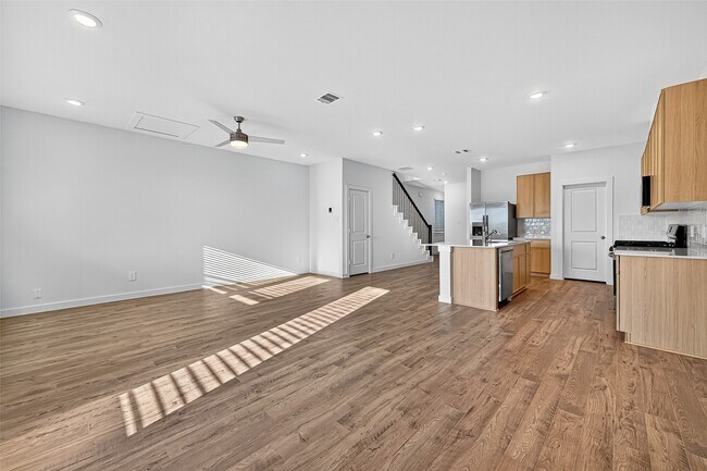 Building Photo - 3518 Blue Mockingbird St