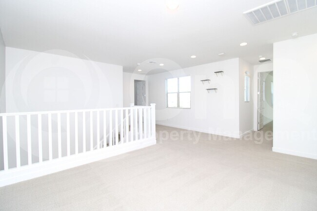 Building Photo - 9928 E Tahoe Ave