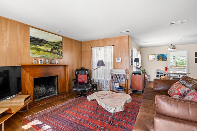 Building Photo - Gorgeous Tarrytown Home for Rent