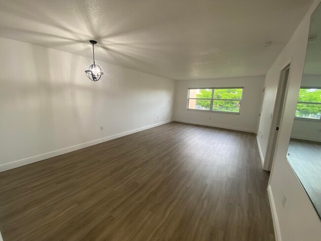 Building Photo - 6850 Royal Palm Blvd