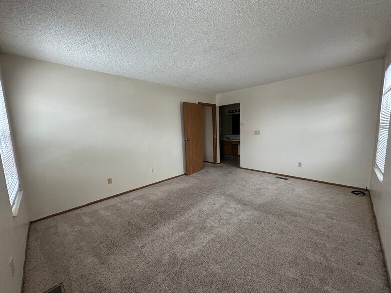 Building Photo - 5336 Bonner Dr