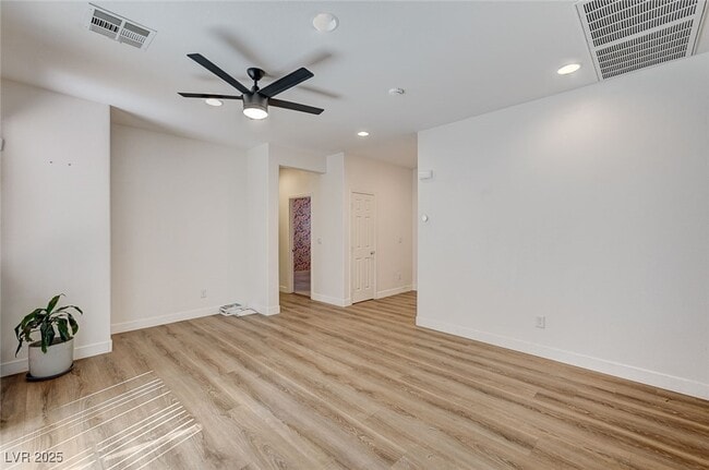 Building Photo - 10705 Mentesana Ave