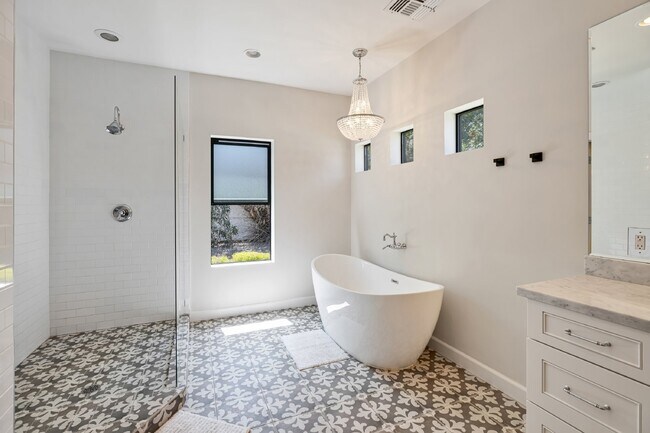 Building Photo - Beautifully furnished Arcadia Lite Rental Home!