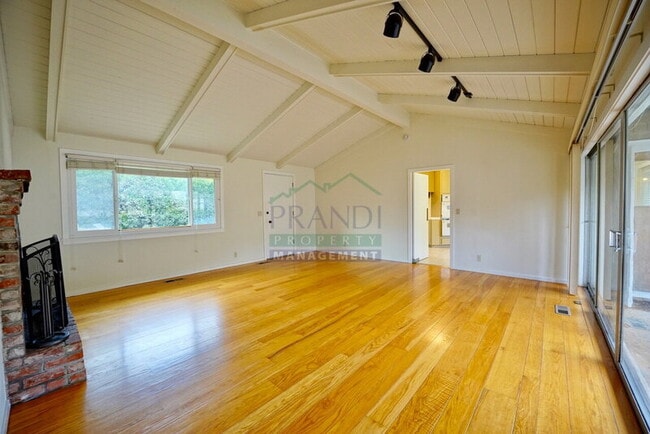 Building Photo - 893 Tiburon Blvd