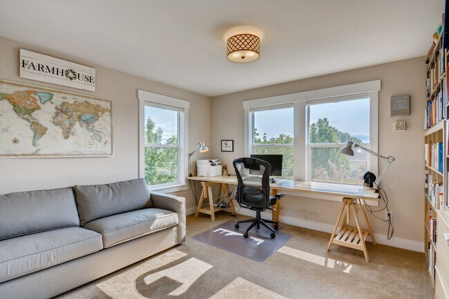 Building Photo - Spacious 5 BDR Family Home in Niwot