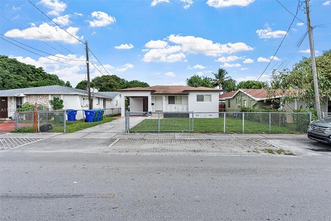 Building Photo - 1221 NW 34th Ave