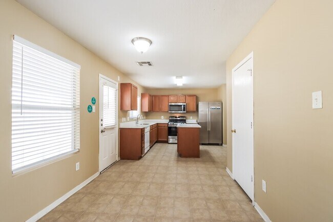 Building Photo - 1127 Laurel Chase Tr