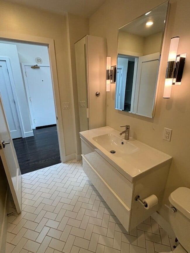 Building Photo - Charming 1bd/1ba Condo – Denver Dry Goods Building - Parking/Utilities Included