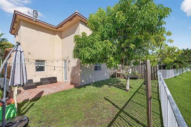 Building Photo - 379 NE 25th Terrace