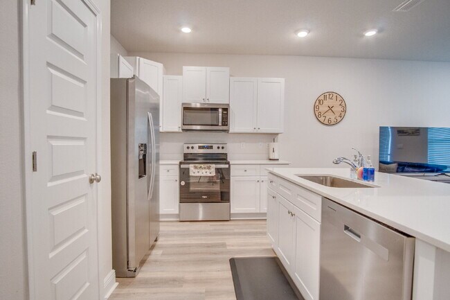 Building Photo - Gulf Breeze 3BR/2.5BA New Construction Townhome - Special: ½ Off Deposit for Active-Duty Military!