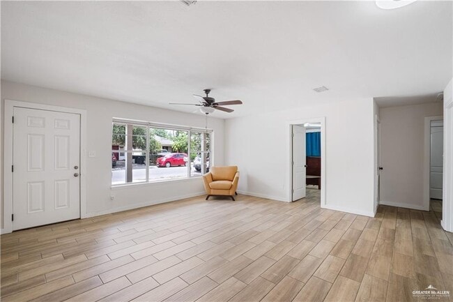 Building Photo - 9 S 16th St