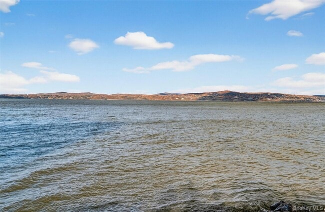 Building Photo - 17 Harbor Pointe Dr