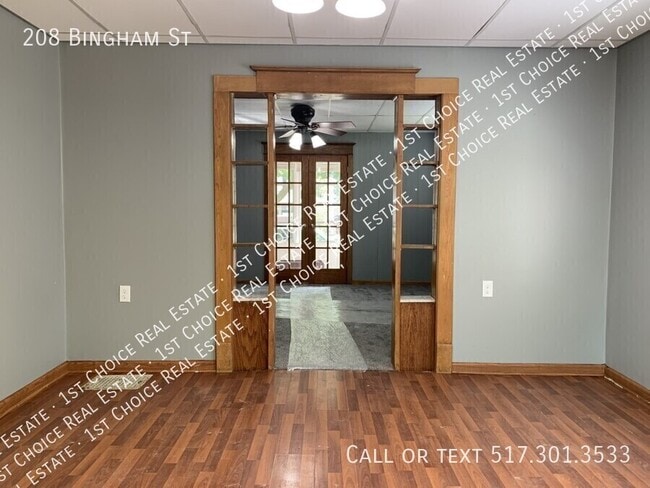 Building Photo - 208 Bingham St