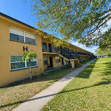 Building Photo - 2501 Harn Blvd