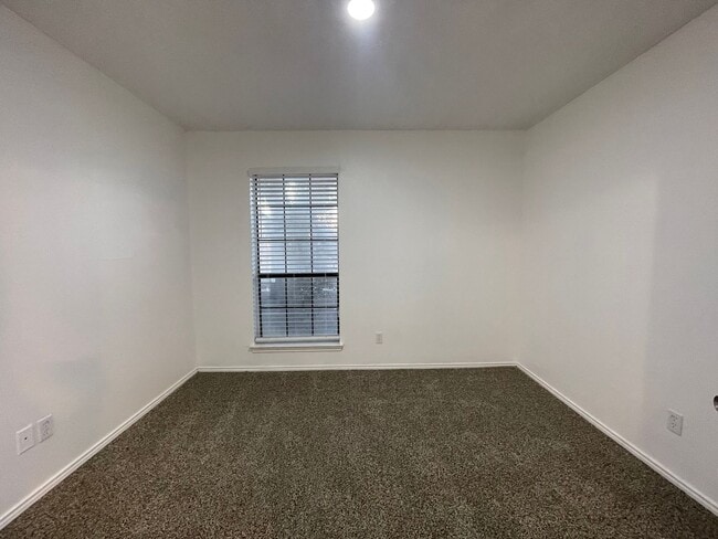 Building Photo - 2422-2424 Sherry Street