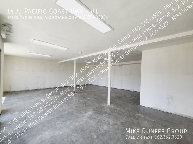 Building Photo - Commercial Storefront (Shell) Space Availa...