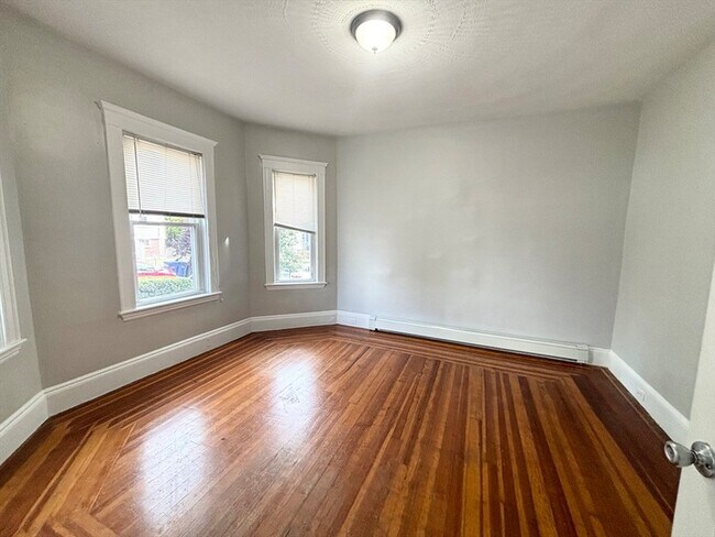 Building Photo - 14 Belknap St