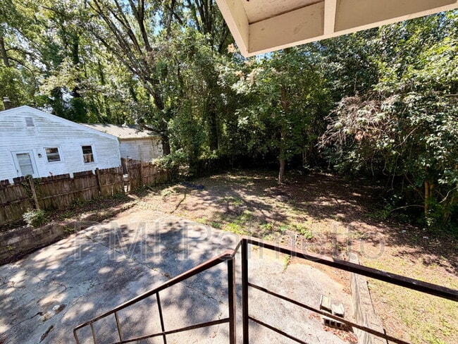 Building Photo - 1304 Mt Vernon St