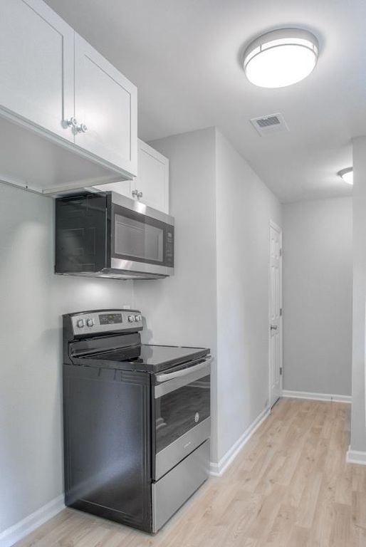 Building Photo - 212 Broadmoor Dr