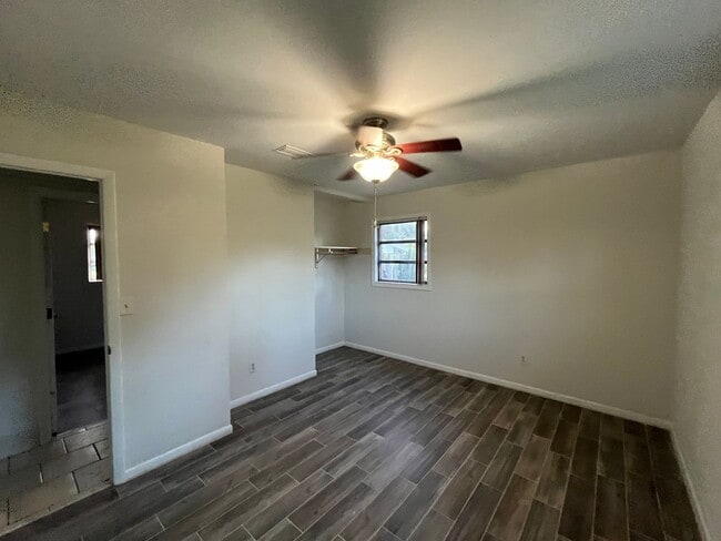 Building Photo - Charming 5-Bedroom Brick Home on Spacious ...