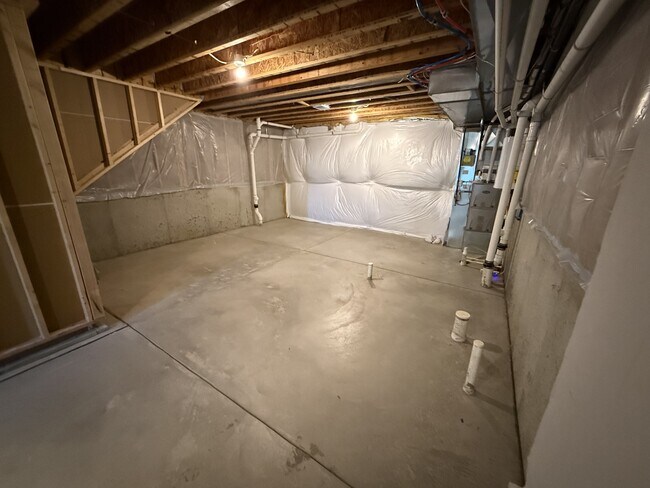 Building Photo - 885 E 98th Ave