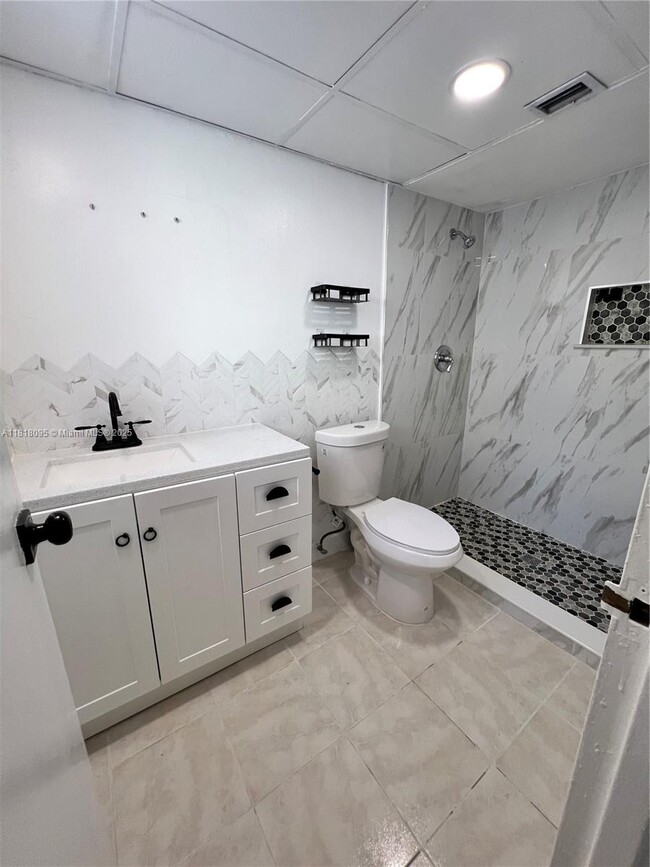 Building Photo - 1800 SW 81st Ave