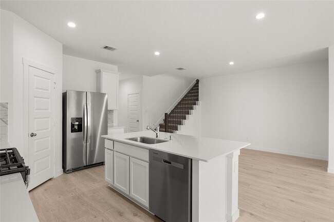 Building Photo - 31711 Farlam Farms Trl