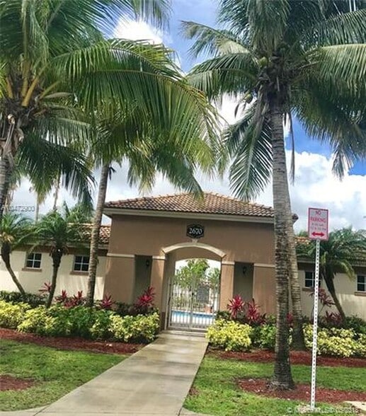 Building Photo - 2651 SE 12th Rd