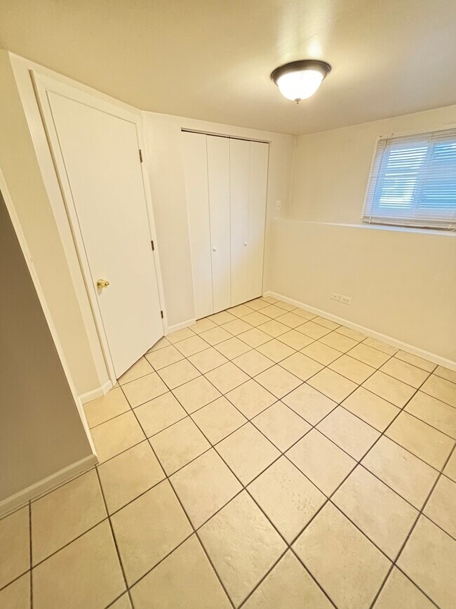 Building Photo - 2554 N Monitor Ave