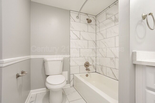 Building Photo - 2059 Huntington Ave