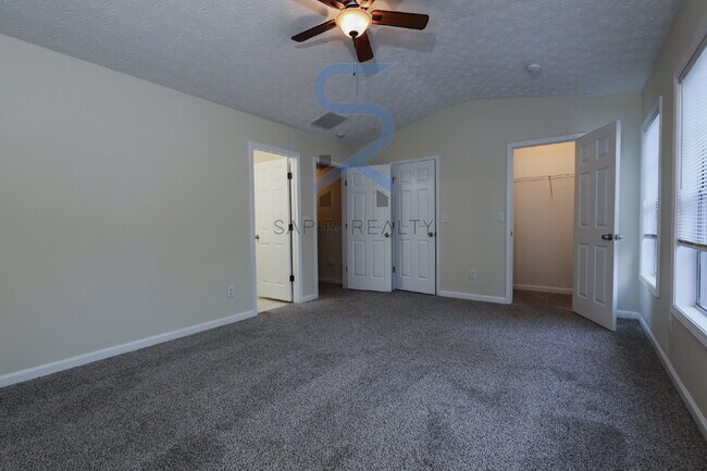 Building Photo - Move in before November 30th and get $100 ...