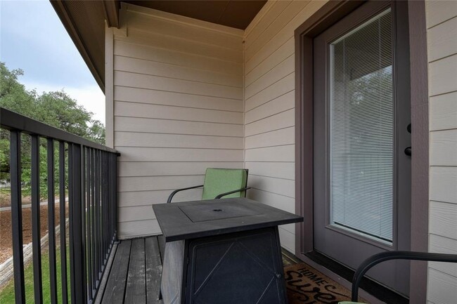 Building Photo - 565 Demarett Dr