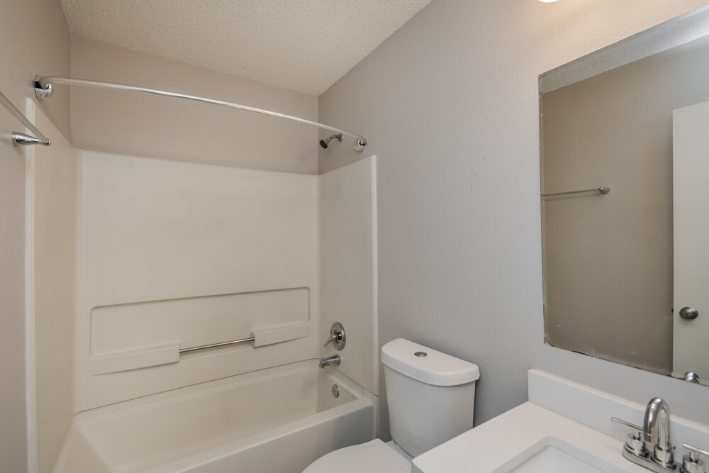 Building Photo - 1612 Picadilly Ct NE