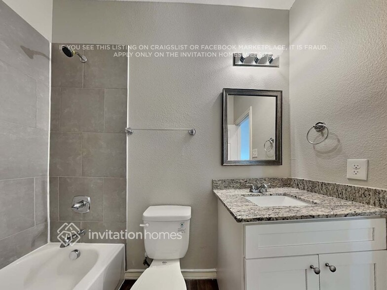 Building Photo - 1944 Melrose St