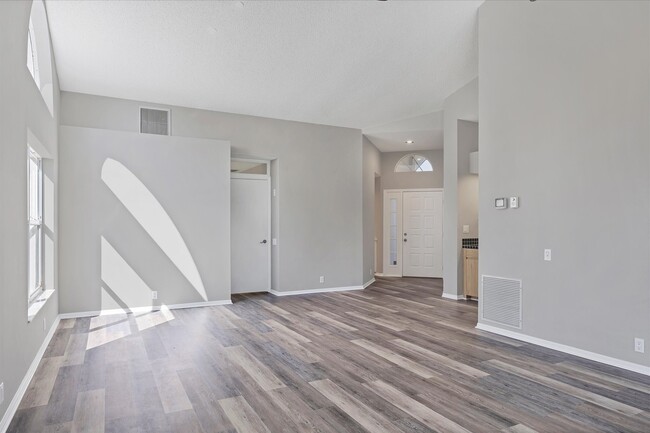Building Photo - 4998 Tamarack Trail