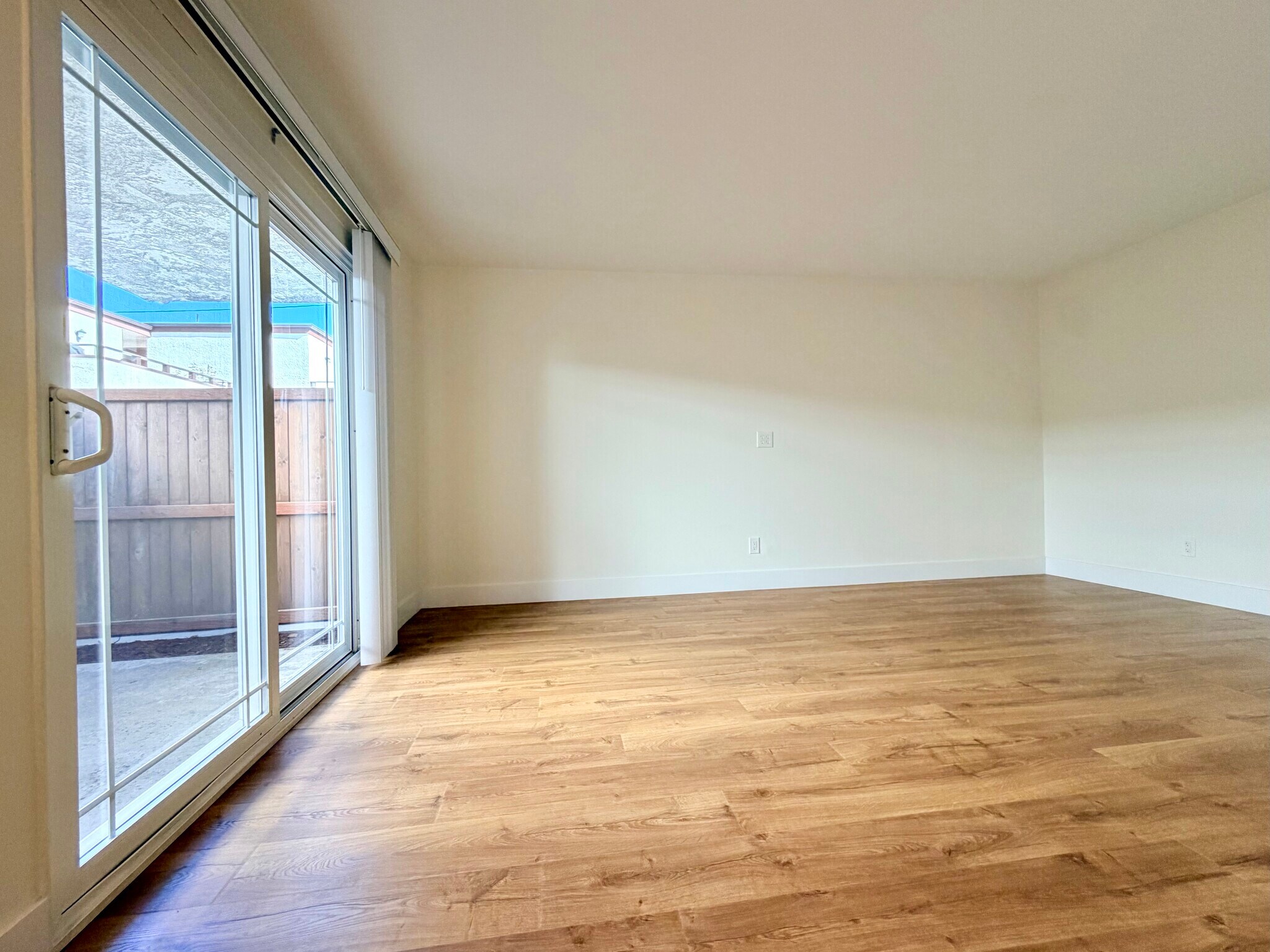 Living room 2 - 310 20th St
