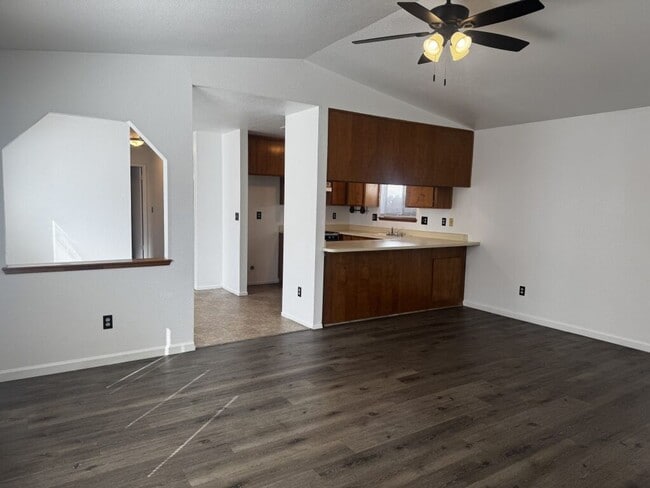 Building Photo - Charming 2 Bedroom, 1 Bath Home for Rent!