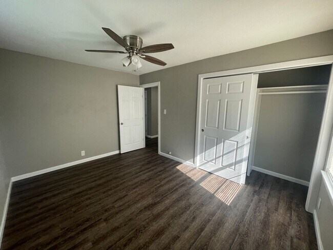 Building Photo - 2113 Cloverdale St