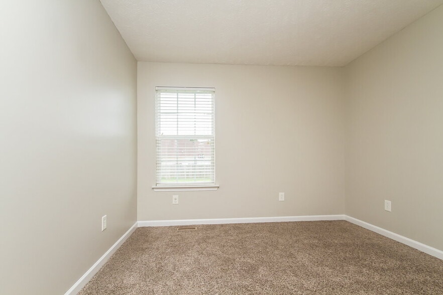 Building Photo - 5054 Betsy Ann Ave