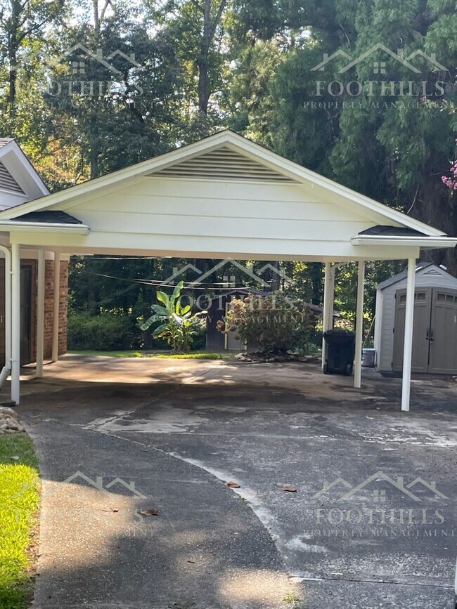 Building Photo - Your Next Home Awaits – 4 Bedrooms, 2.5 Ba...