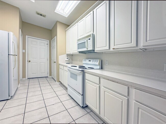 Building Photo - 63 Ledgestone Pl