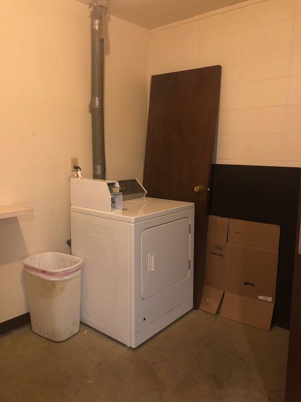 Building Photo - Cant Beat this Deal--590