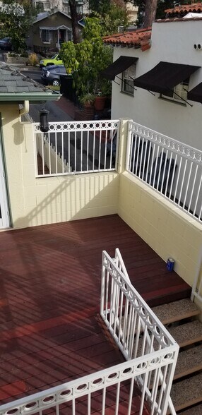 Building Photo - 2242 Mira Vista Ave