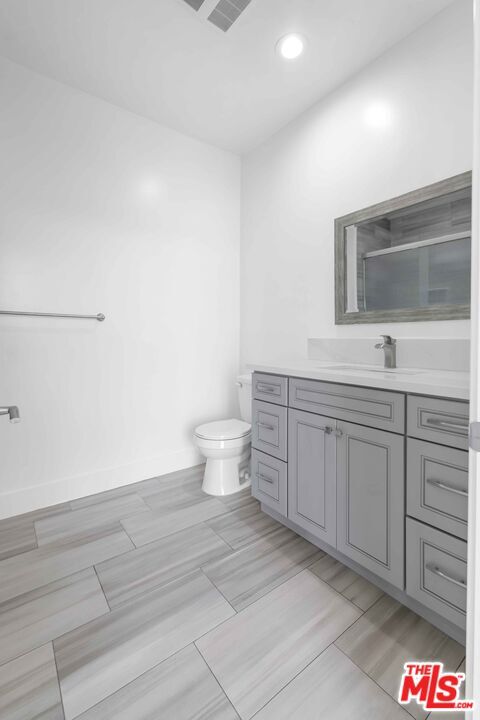 Building Photo - 6006 Klump Ave