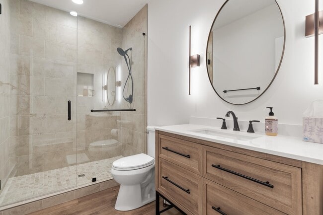 Building Photo - 1100 Hidden Hills Cir