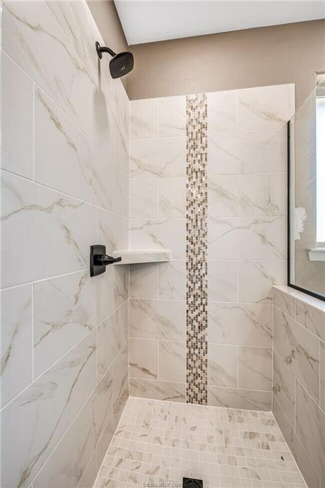 Building Photo - 4 Bedroom, 2 Bath in Dove Crossing Subdivi...