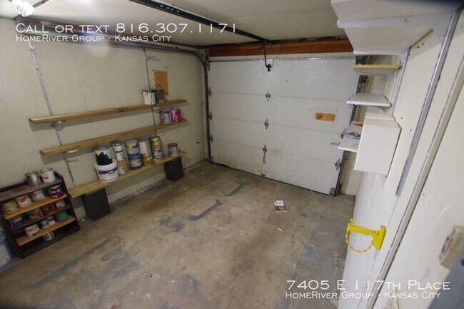 Building Photo - 3 br / 2 ba ready for immediate move in!