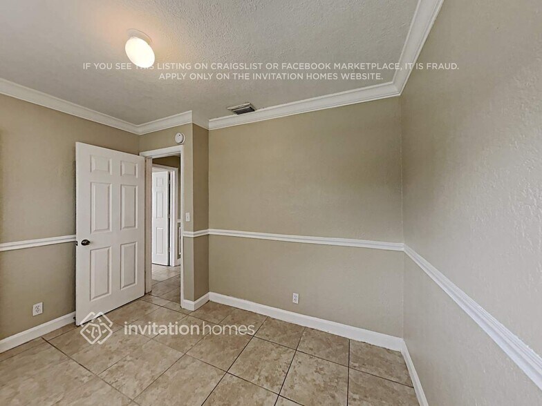 Building Photo - 913 Cochran Dr