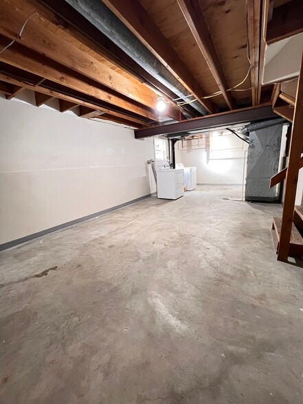 Building Photo - 1220 SE 8th St