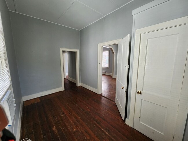 Building Photo - 312 McRae St